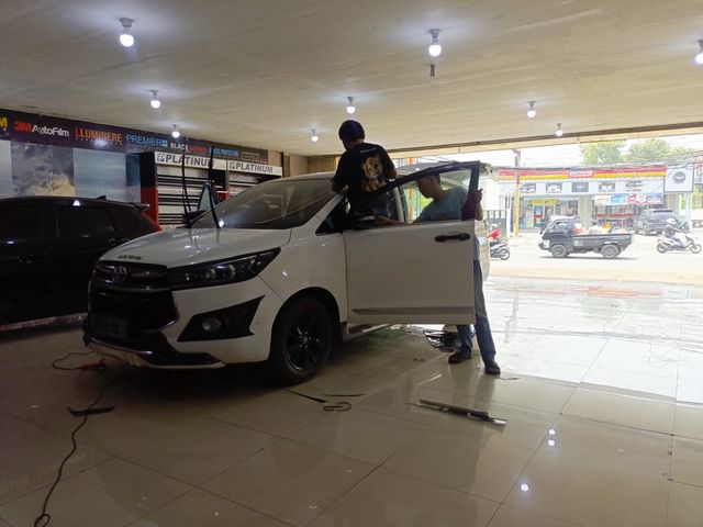 Kaca Belakang
